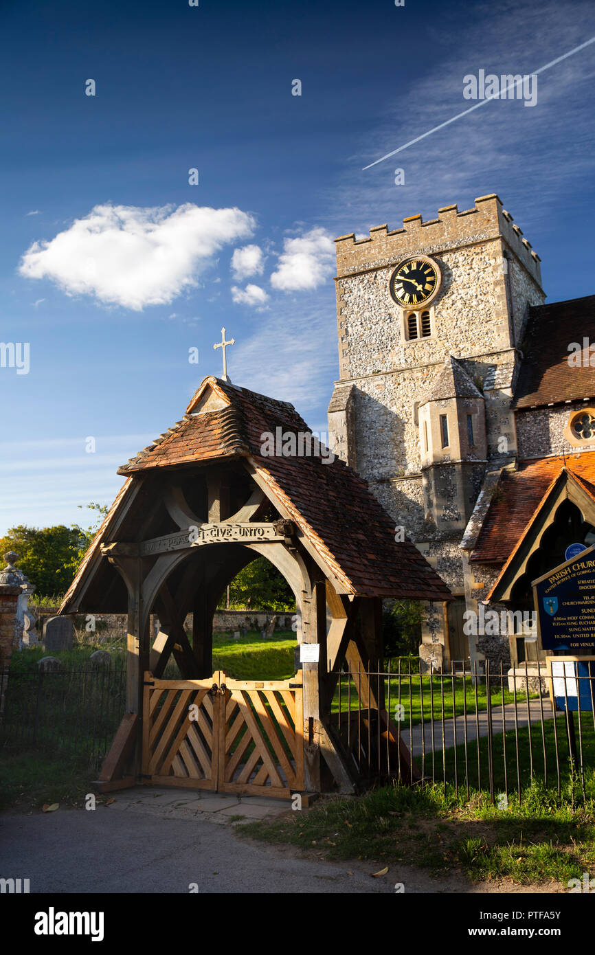 England, Berkshire,  Streatley, St Mary’s parish church and lych gate Stock Photo