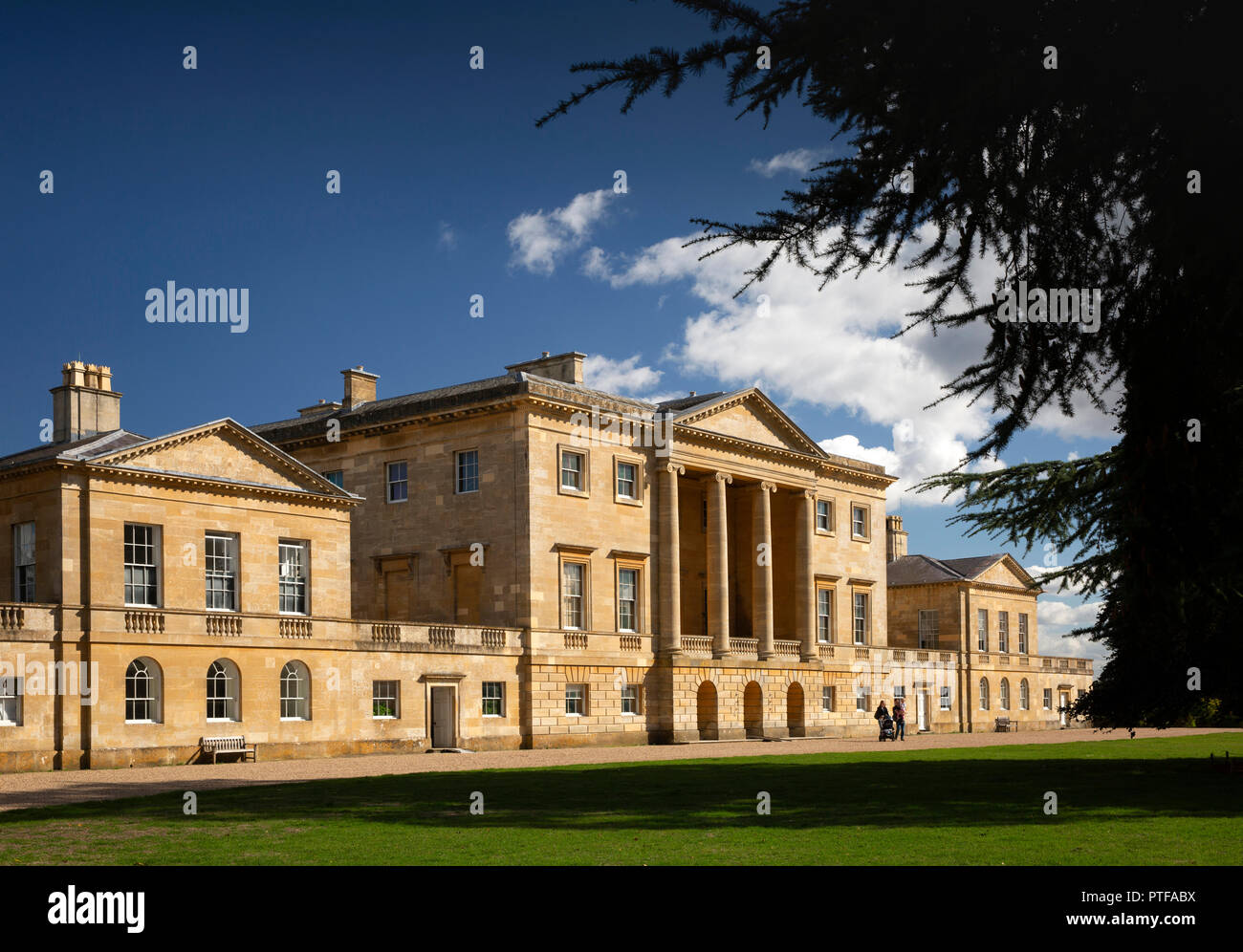 England, Berkshire,  Lower Basildon, Basildon Park House, West facade of Palladian country mansion by John Carr of York Stock Photo
