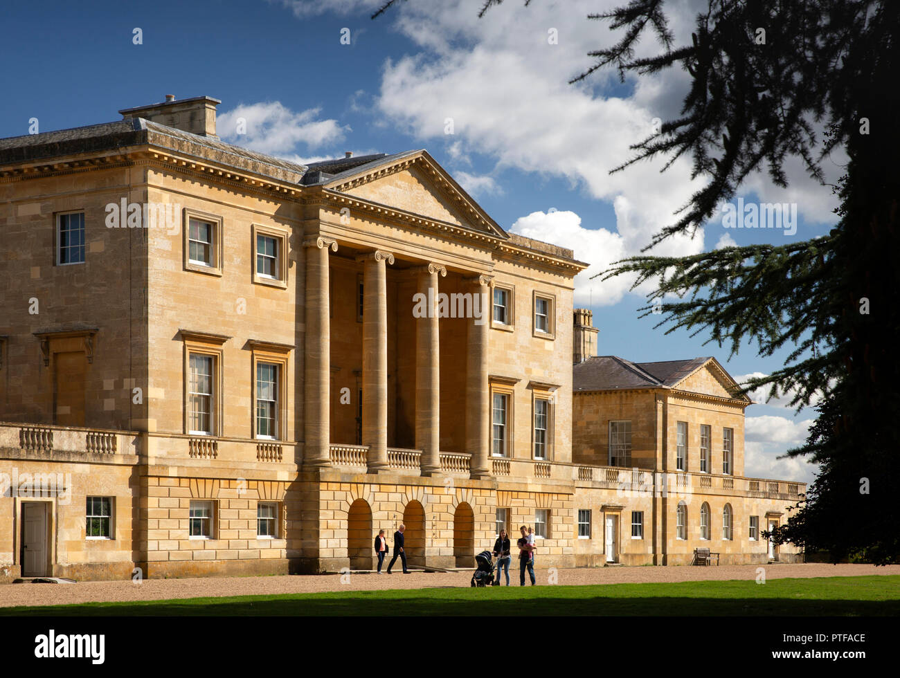 England, Berkshire,  Lower Basildon, Basildon Park House, Palladian country mansion by John Carr of York Stock Photo