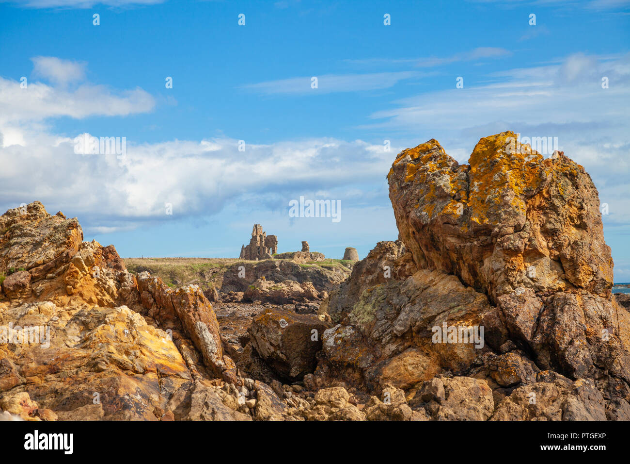 Newark Castle along the Fife Coastal Path, Scotland Stock Photo Alamy