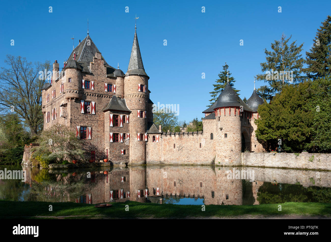 Castle Satzvey Mechernich North Eifel Eifel North Rhine Westphalia Germany Stock Photo Alamy