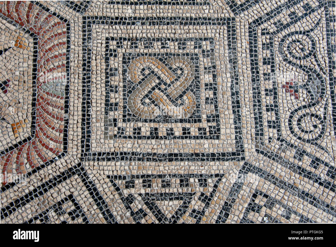 Fließem, Villa Otrang. Römischer Mosaikfussboden aus dem 1. Jh. Stock Photo
