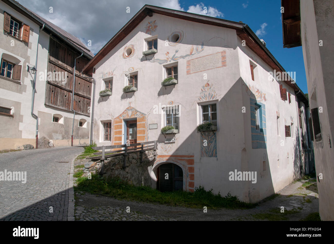 Engadine Valley village of Guarda, Switzerland Stock Photo Alamy