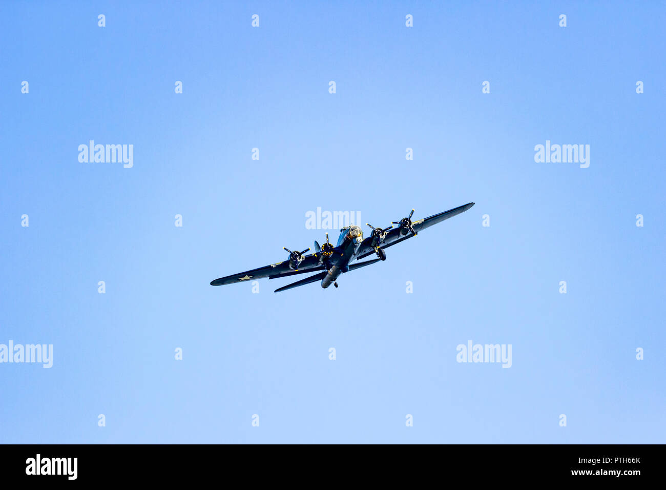 Sally B, B-17 Flying Fortress Plane Flying Back From A Display At The ...