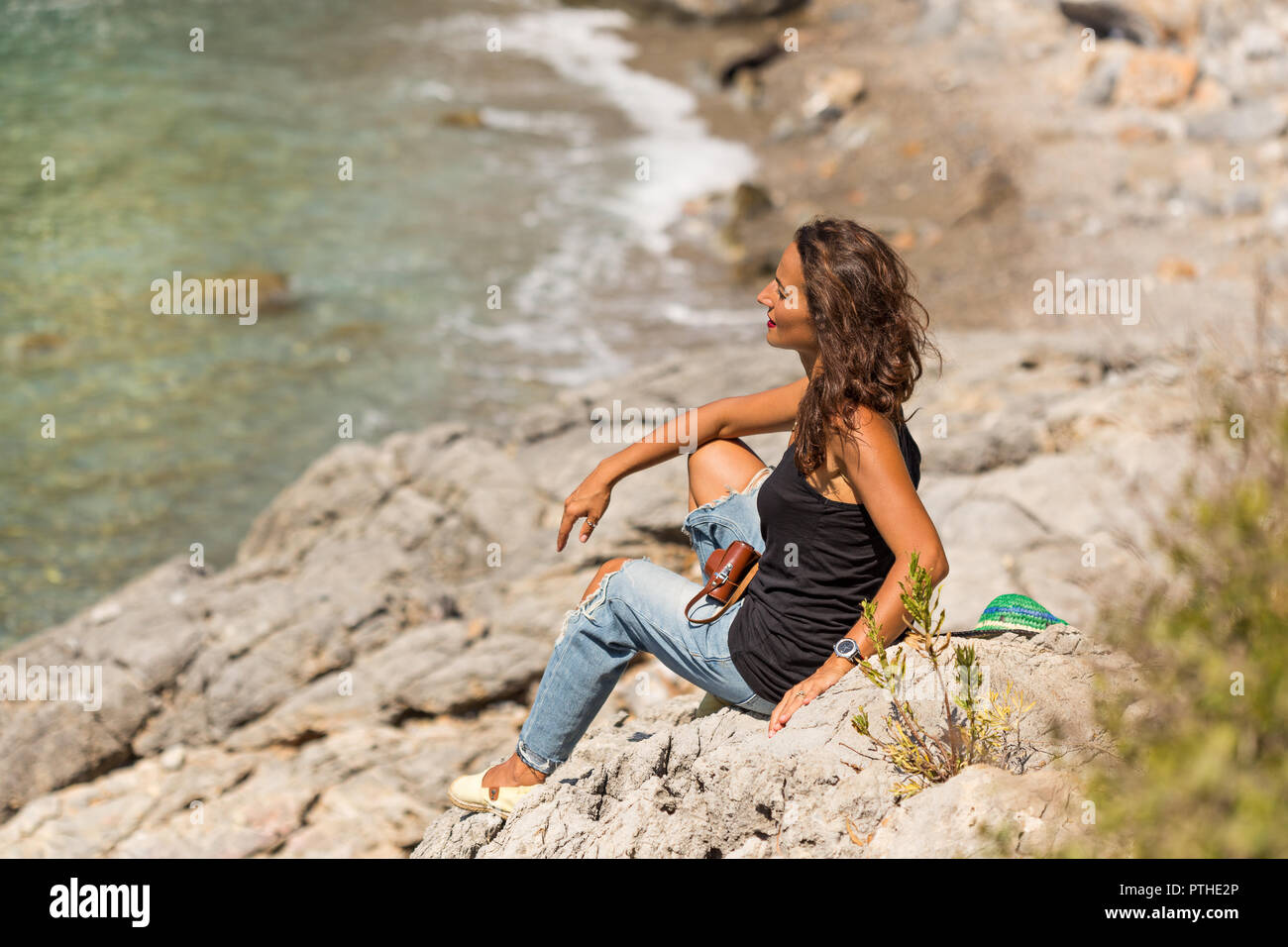 Solo female traveller hi-res stock photography and images - Page 3 - Alamy