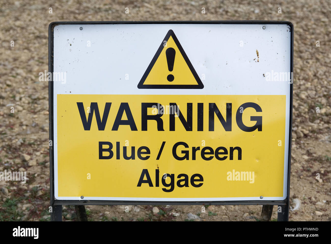 Blue green algae warning sign hires stock photography and images Alamy