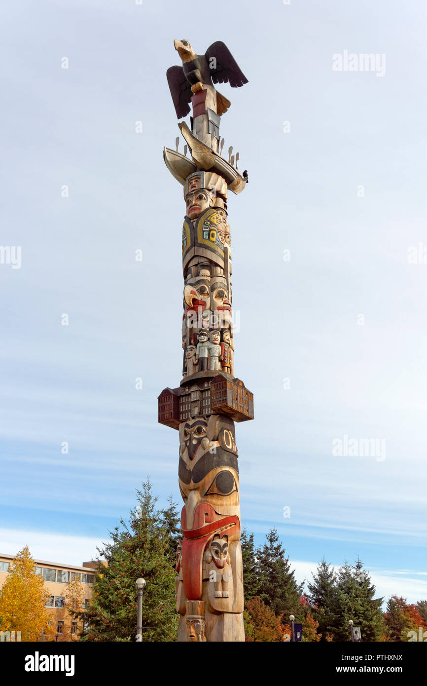 Reconciliation Pole carved by Haida master carver Jim Hart, University of British Columbia, Vancouver, BC, Canada Stock Photo
