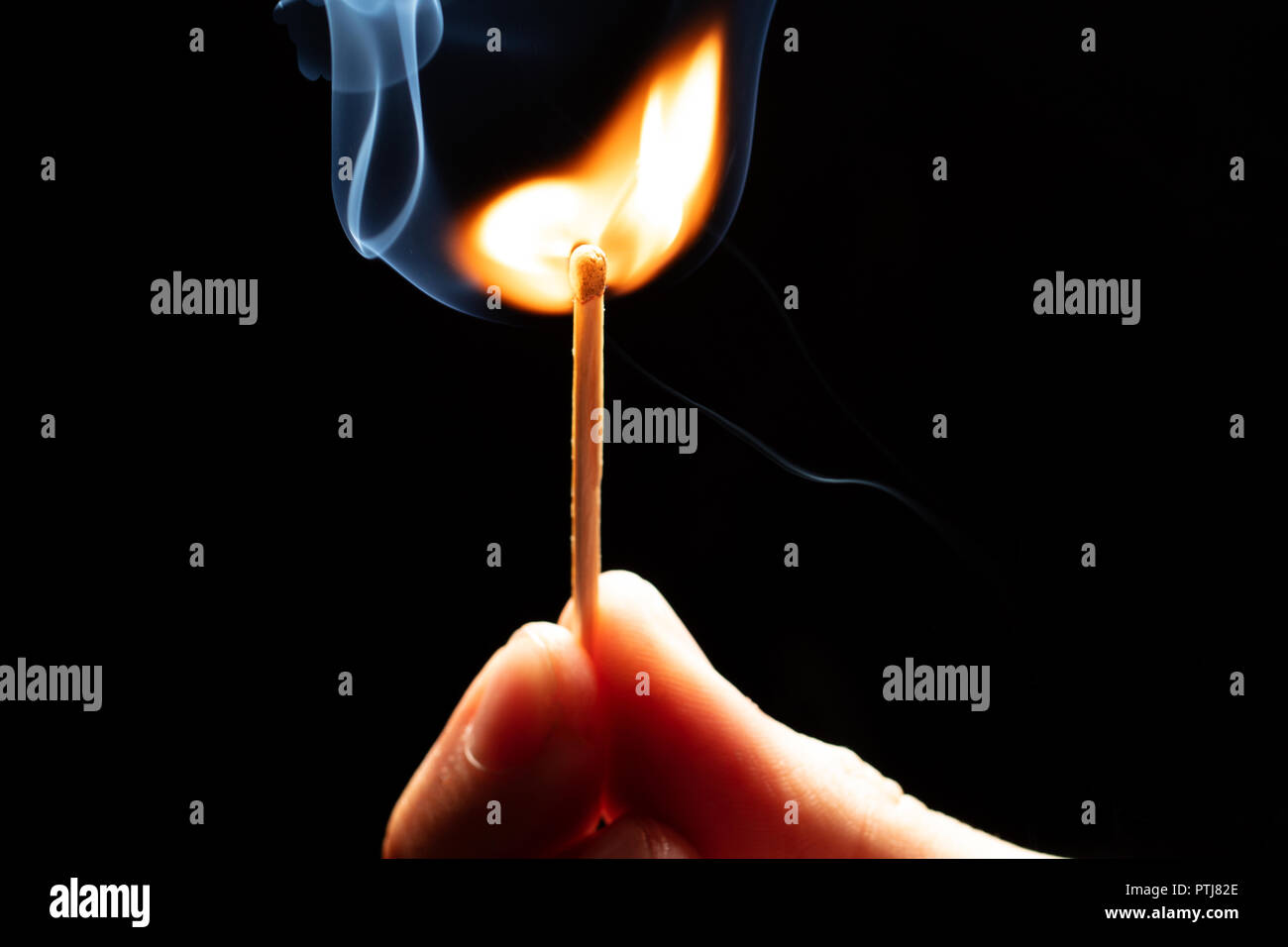 burning match, brennendes Streichholz Stock Photo Alamy