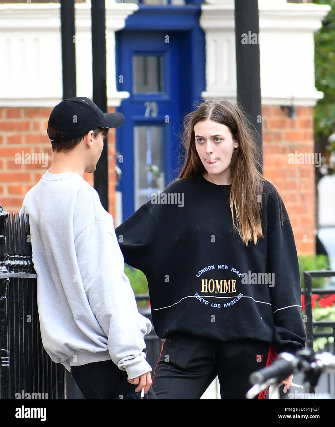 Louis Tomlinson and his sister Felicite Tomlinson aka &#39;Fizzy&#39; have a cigarette on Belgravia ...