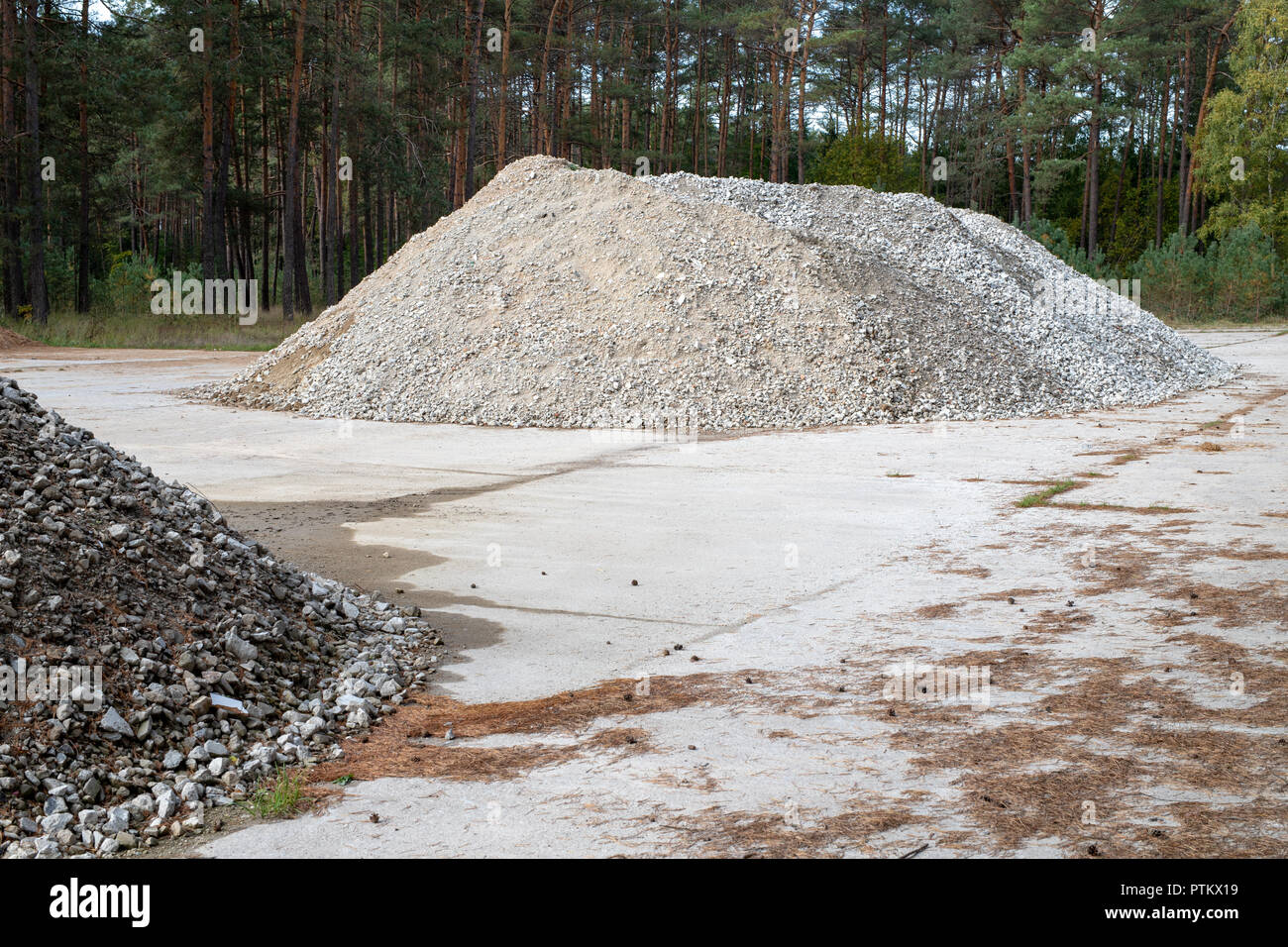 A Heap Of Sand On A Concrete Square Count Of Material For Builders In The Composition Of Materials Season Of The Autumn Stock Photo Alamy