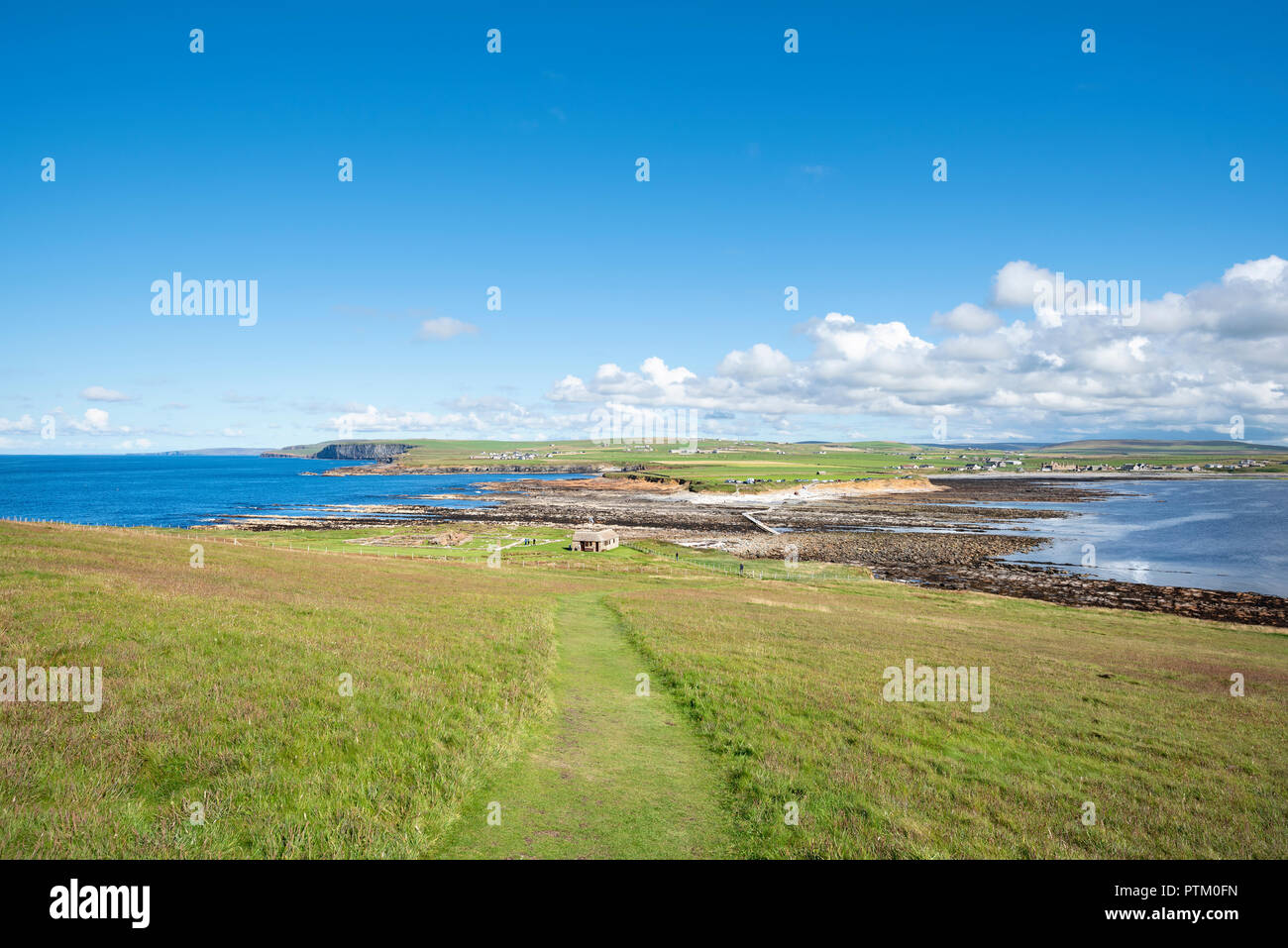 View from the tidal island Brough of Birsay to the island Orkney-Mainland, Brough of Birsay, Orkney-Islands, Scotland Stock Photo