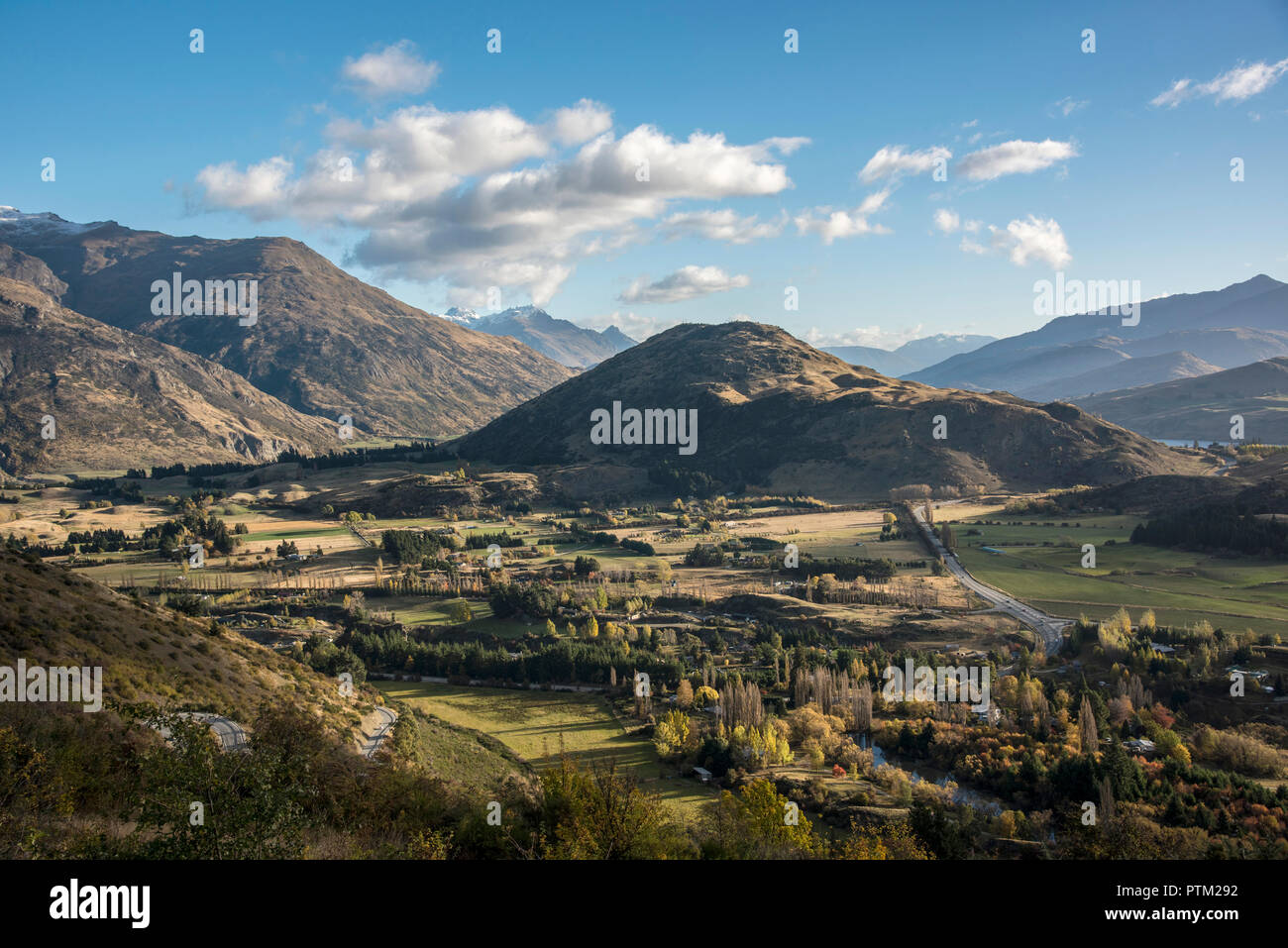 The sunsets over the hills near Frankon close to Queenstown in New Zealand. Stock Photo