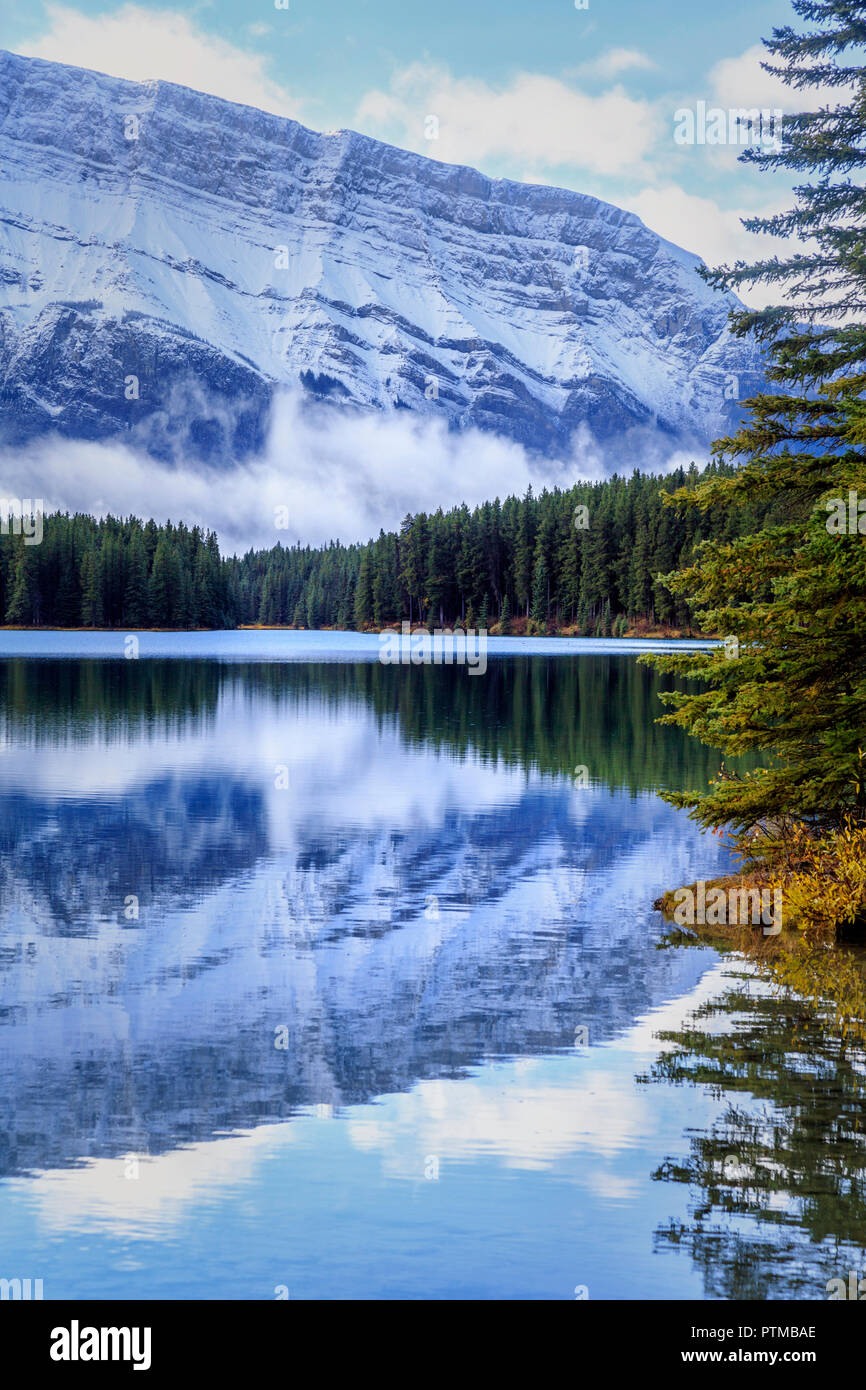Two Jack Lake, Banff National Park, Alberta, Canada Stock Photo