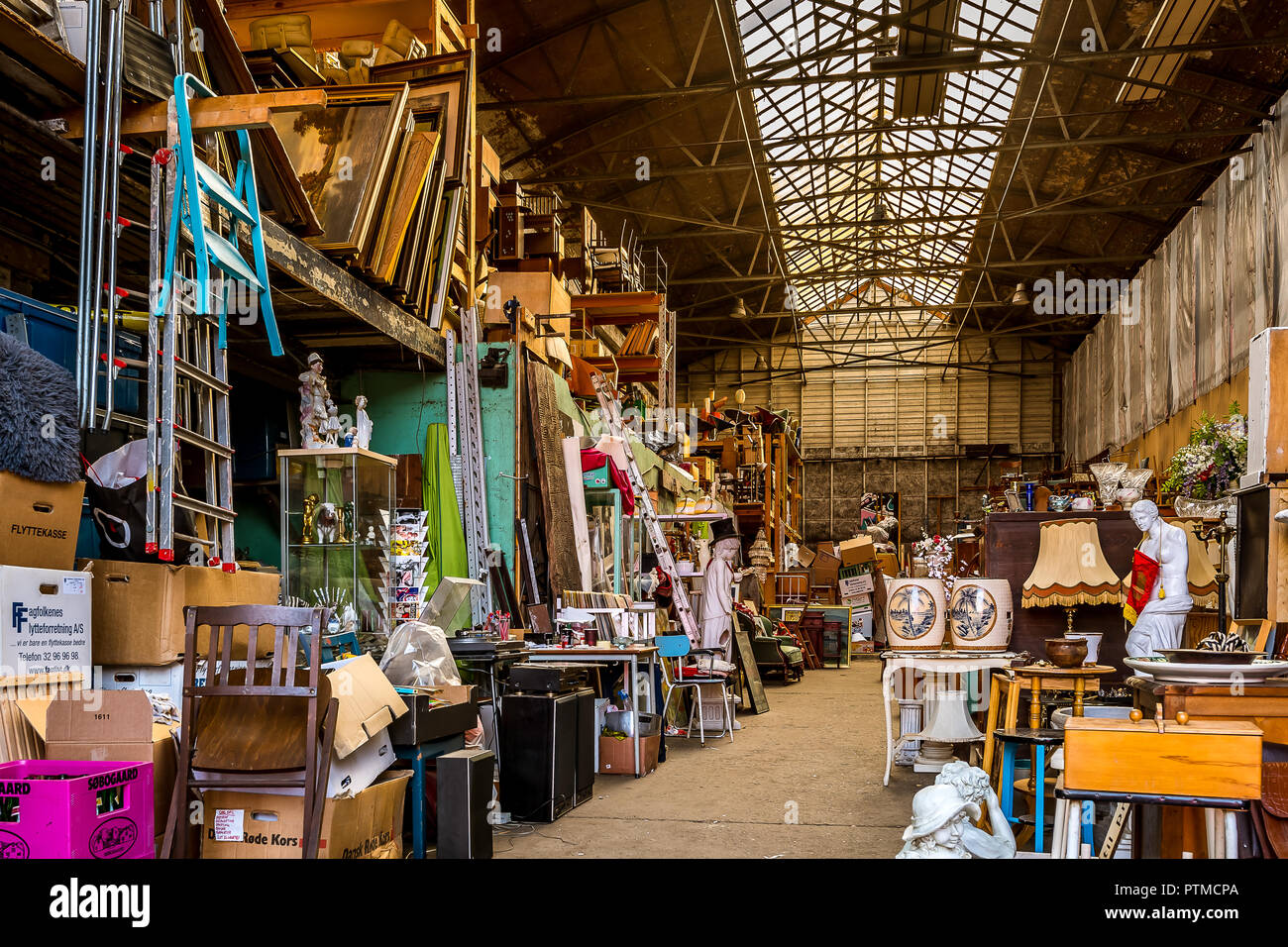 Second hand shopping copenhagen hi-res stock photography and images - Alamy