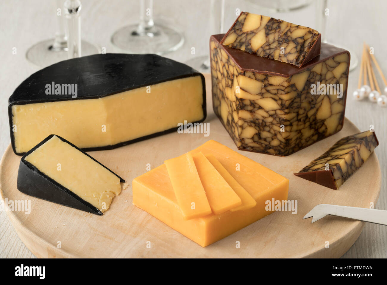 Cheese board wirh Irish Cahills porter cheese, Irisch cheddar and waxed