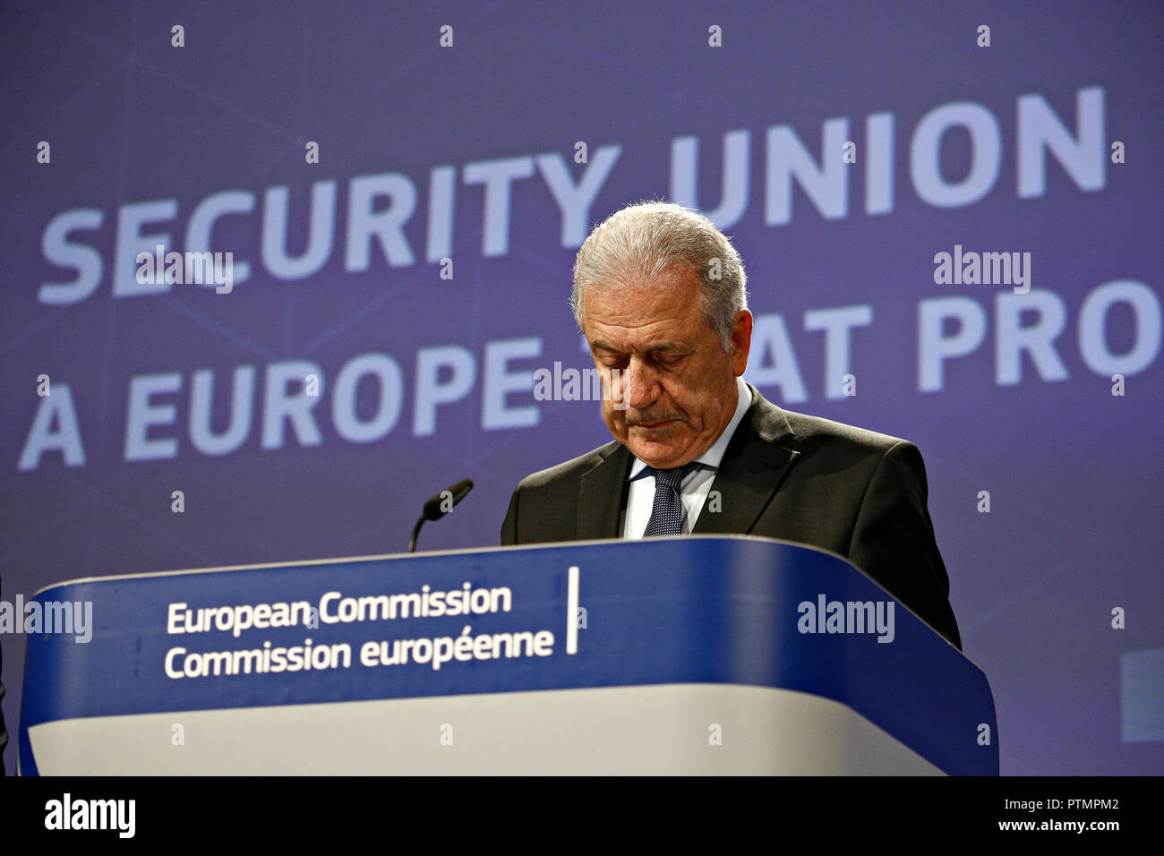 Brussels, Belgium. 10th October 2018. European Commissioner for Migration and Home affairs Dimitris Avramopoulos  gives a press conference  on the 16th Security Union Progress Report. Alexandros Michailidis/Alamy Live News Stock Photo