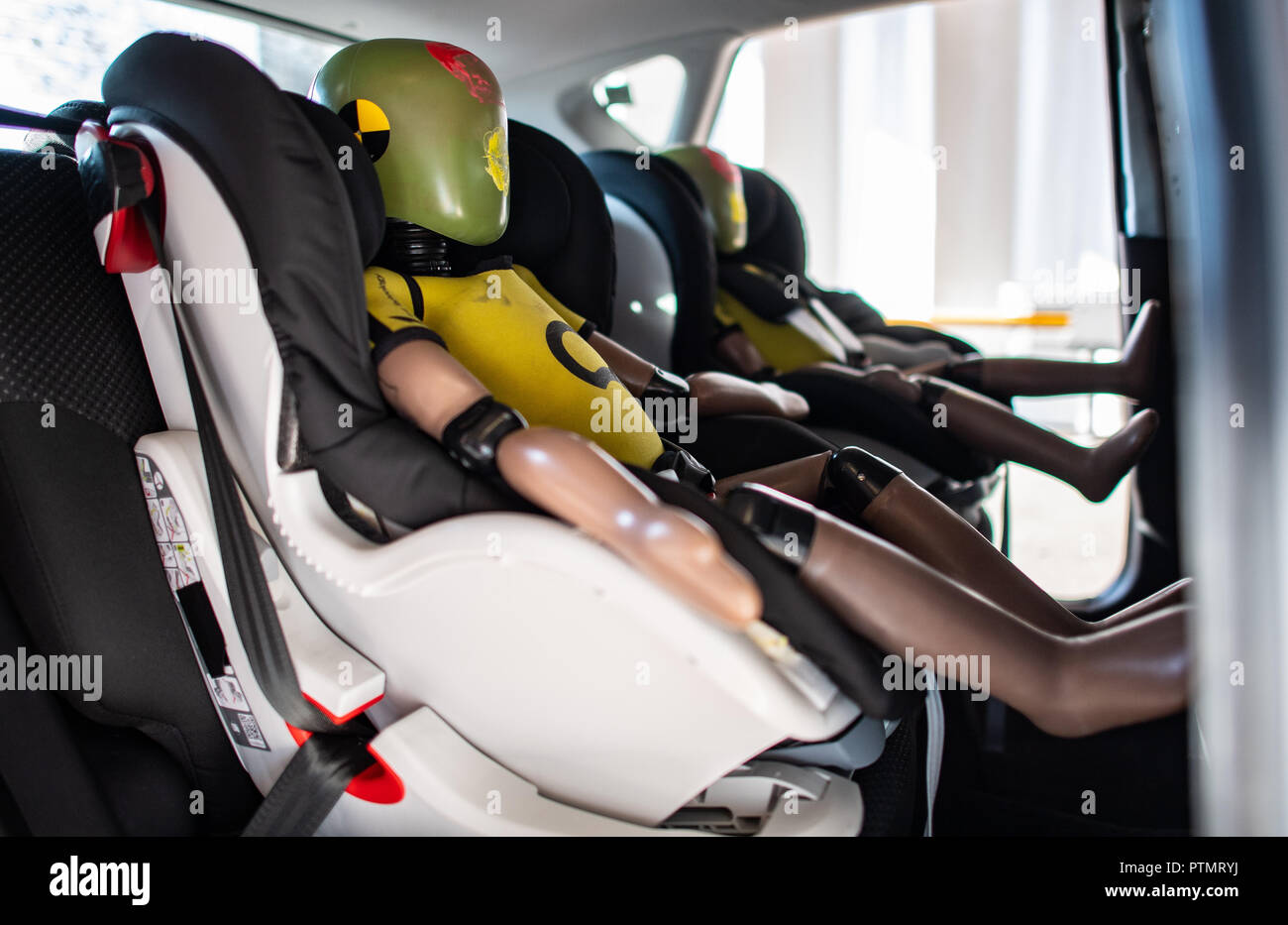 Child Safety Seats High Resolution Stock Photography And Images Alamy