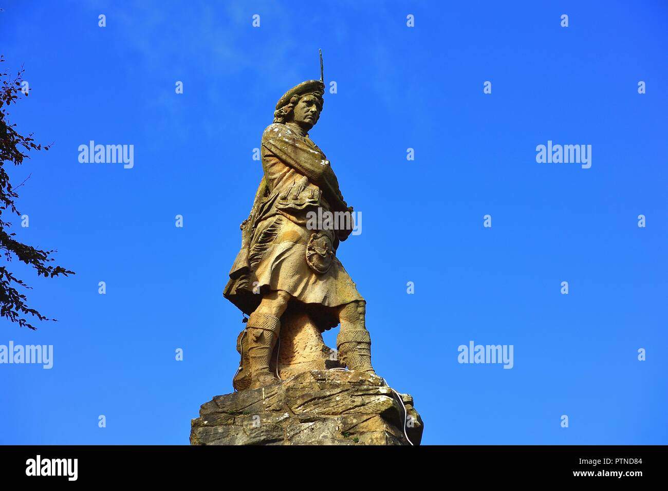 Aberfeldy, Scotland, United Kingdom. Statue atop the Black Watch Memorial dedicated to the 'Highland Watch' or independent guard regiments. Stock Photo
