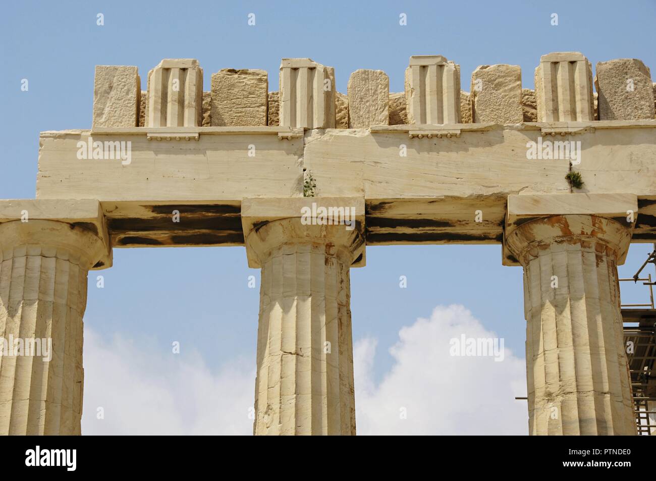 Greece. Athens. Acropolis. Parthenon. Classical temple dedicated to Athena. 447 BC-432 BC. Doric order. Architects: Iktinos and Callicrates. Ssculptor Phidias. Architectural detail. Pediment, entablature with frieze, triglyph, metope, architrave, columns and capital (abacus, echinus). Stock Photo