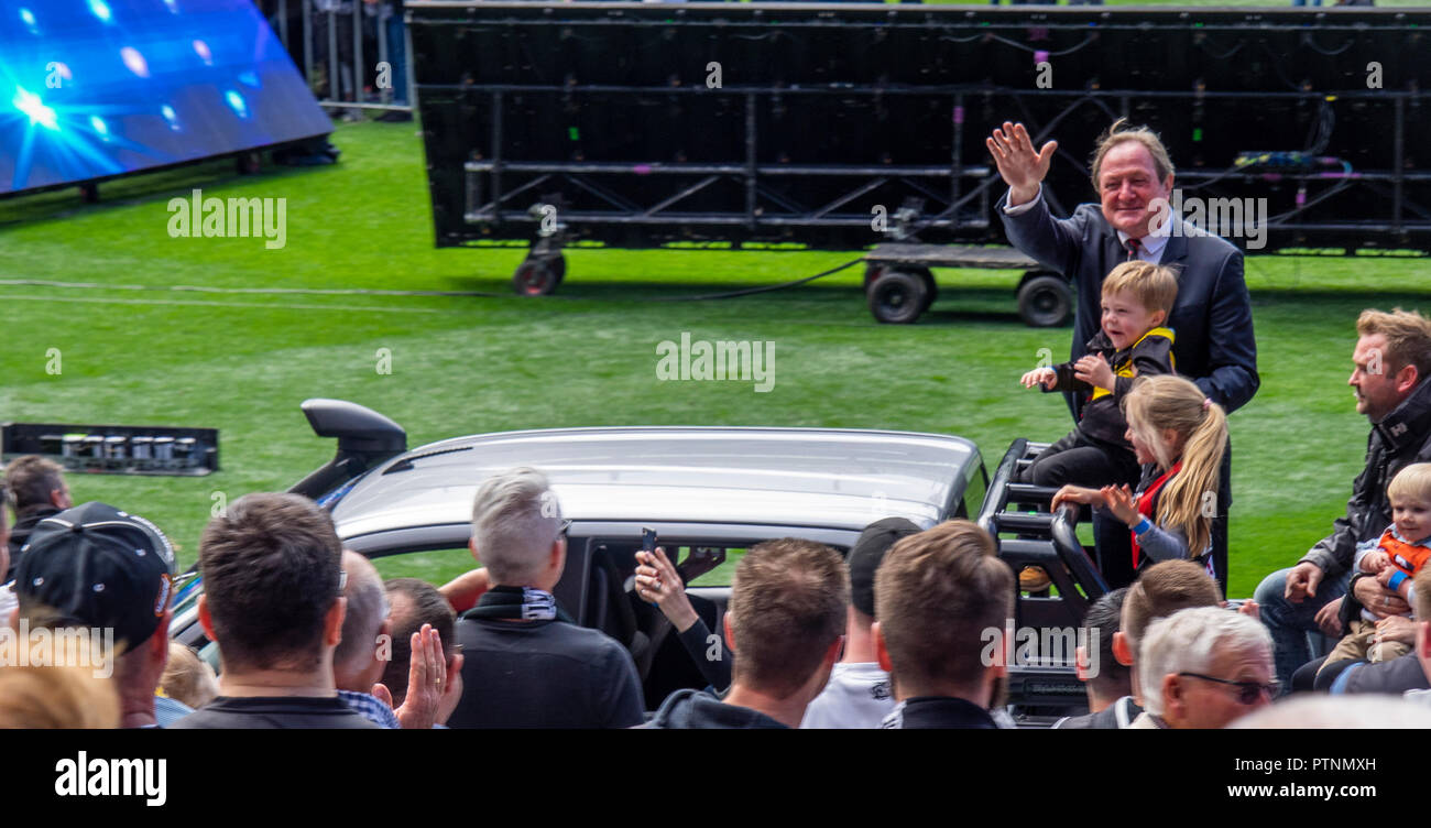 Kevin Sheedy legend and hall of fame  waving at the crowd at 2018 AFL Grand Final MCG Melbourne Victoria Australia. Stock Photo