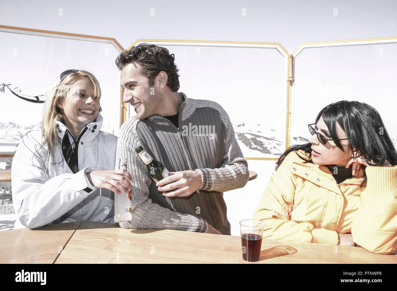 Dein Mann flirtet mit einer anderen – Hast du Grund zur Eifersucht?