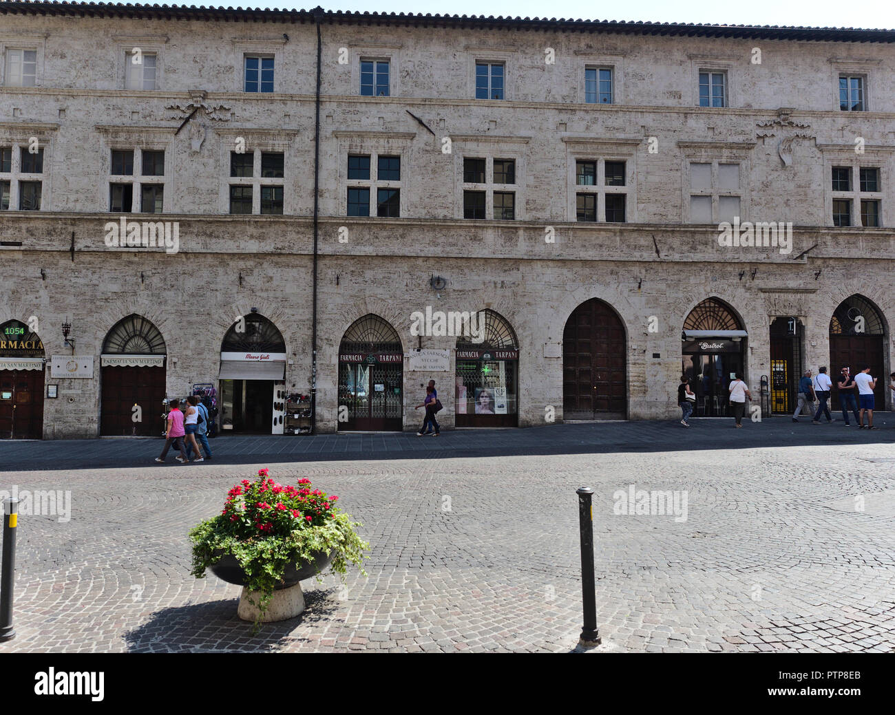 Perugia Umbria Italy View Of Palace In Piazza Matteotti Stock Photo Alamy
