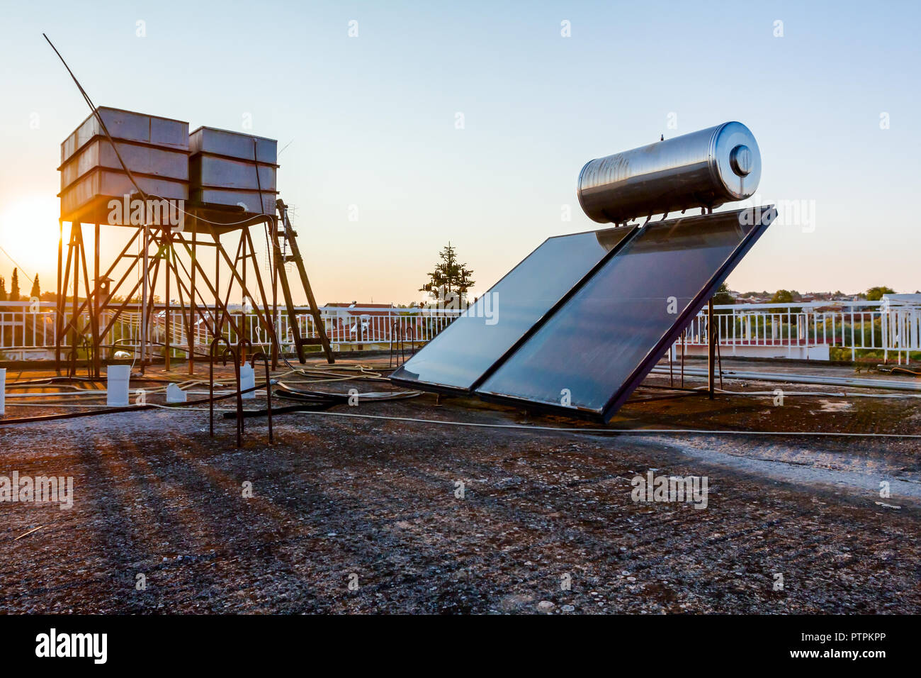 Rooftop Water Tank High Resolution Stock Photography and Images Alamy