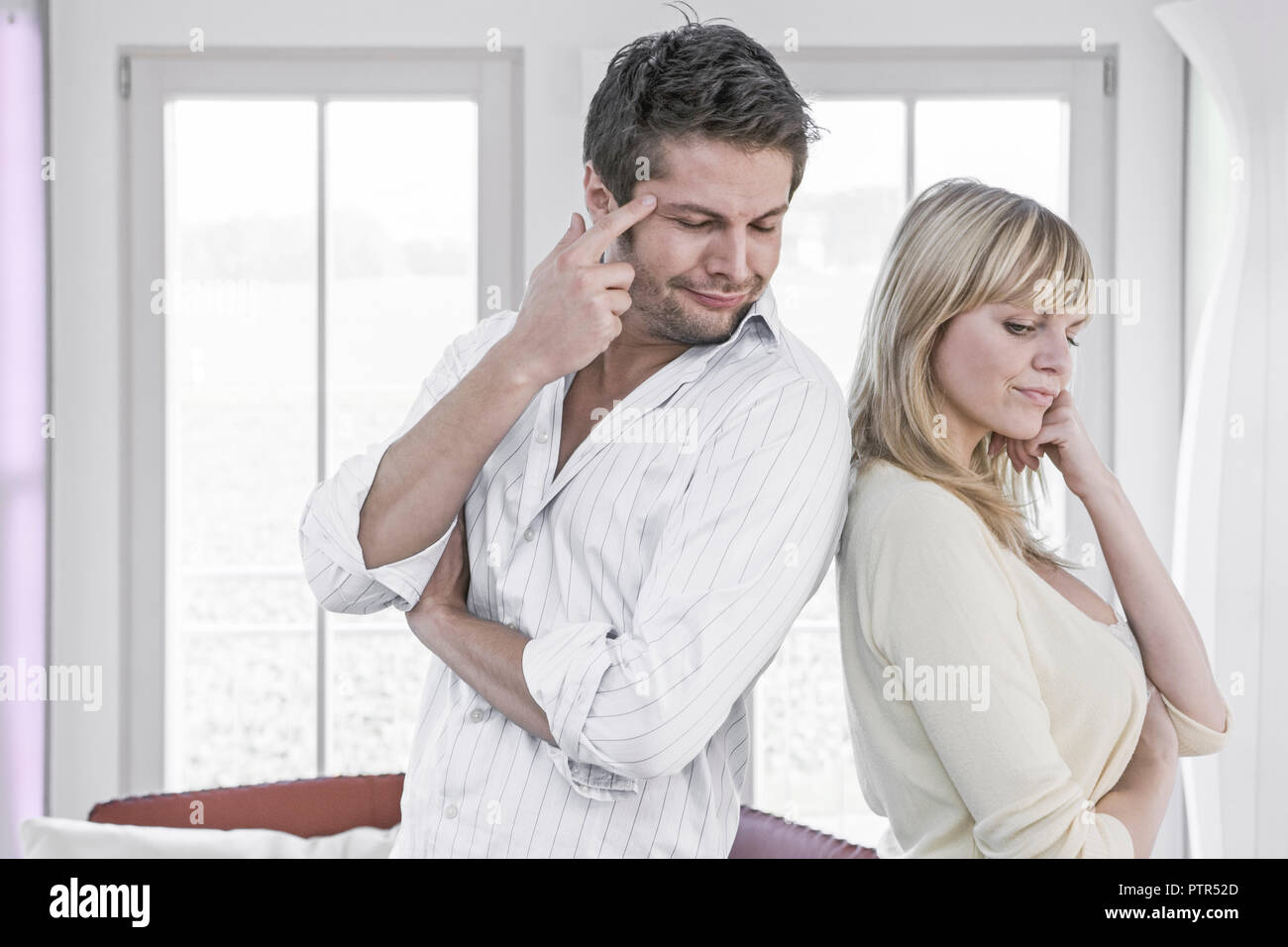 Misstrauen High Resolution Stock Photography and Images Alamy