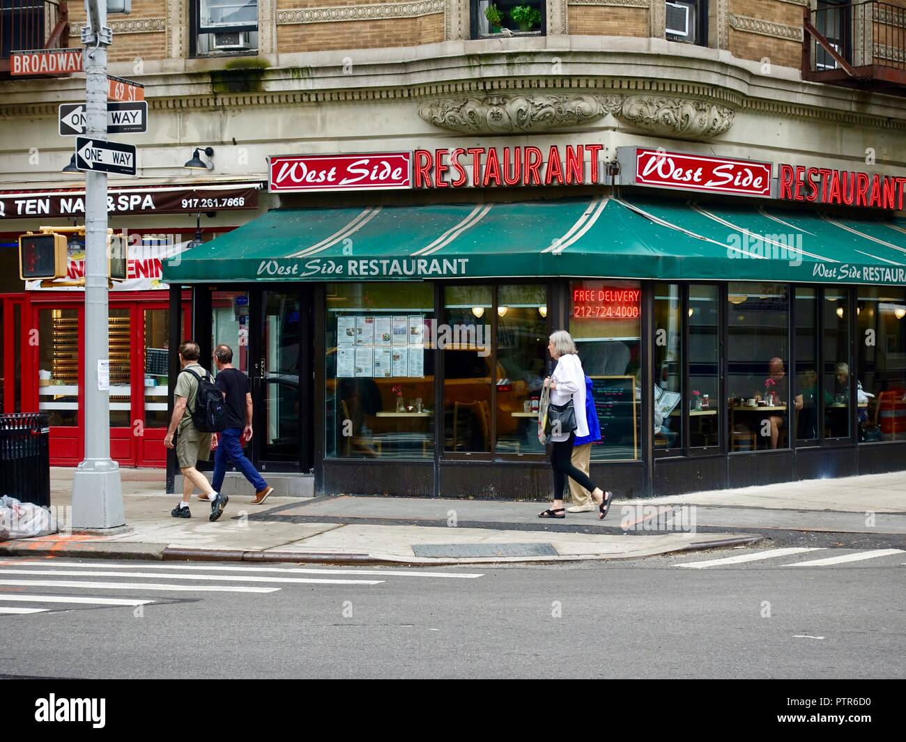 New York Upper West Side Restaurant High Resolution Stock Photography And Images Alamy