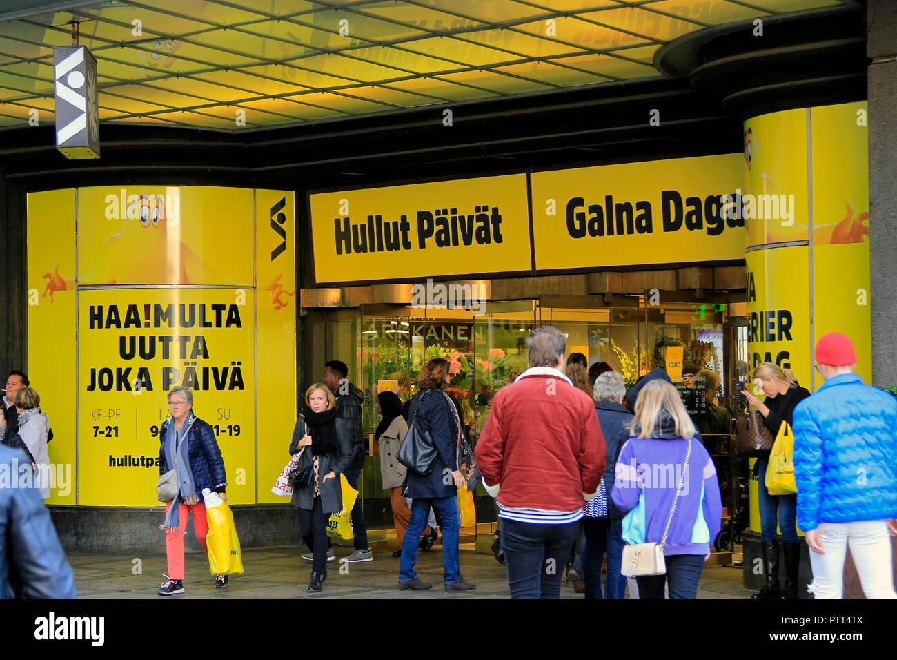 Helsinki, Finland - October 10, 2018: Crazy Days, the biannual, massive and popular 5-day sale event at Stockmann begins. In photo, the yellow entrance of the Helsinki flagship store. Credit: Taina Sohlman/Alamy Live News Stock Photo