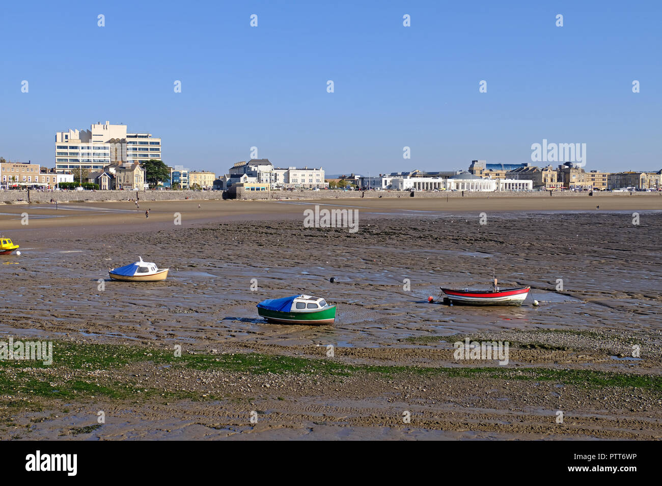 WestonsuperMare, UK. 10th October, 2018. UK weather walkers on the