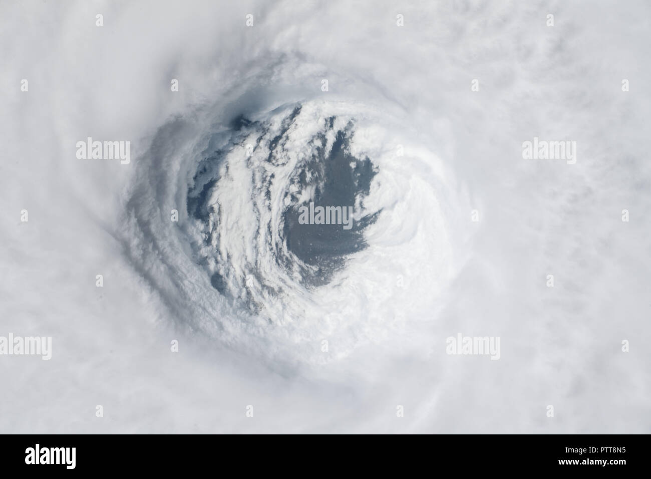 Tropical Cyclone High Resolution Stock Photography And Images Alamy
