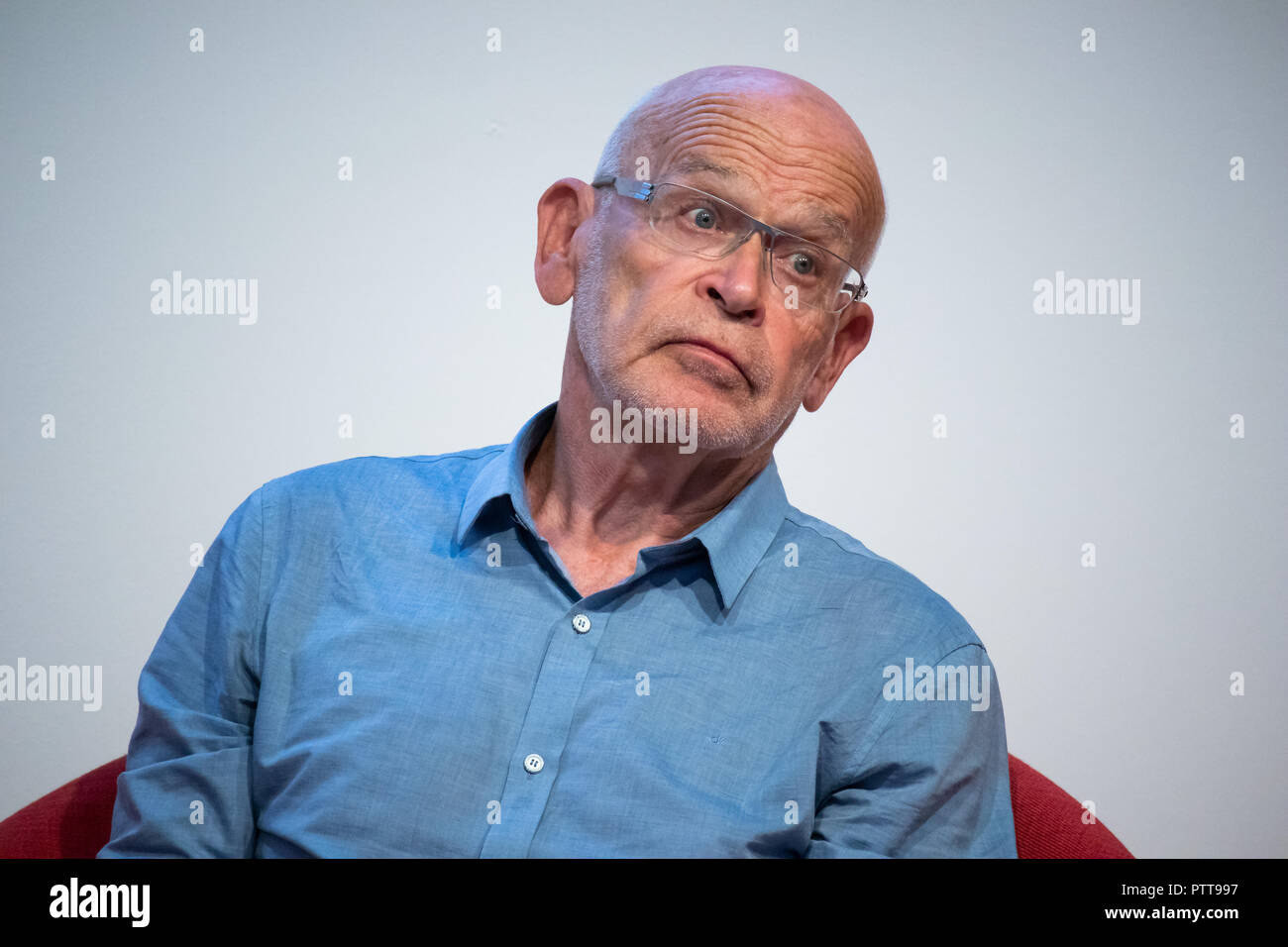 Frankfurt, Germany. 10th Oct, 2018. Günter Wallraff, German undercover journalist and Writer, in discussion to topic 'Das freie Wort unter Druck? Selbstzensur in Deutschland', engl. Free Speech under pressure? - self-censorship in Germany - at Frankfurt Book Fair, Frankfurter Buchmesse 2018. Credit: Christian Lademann / LademannMedia Stock Photo