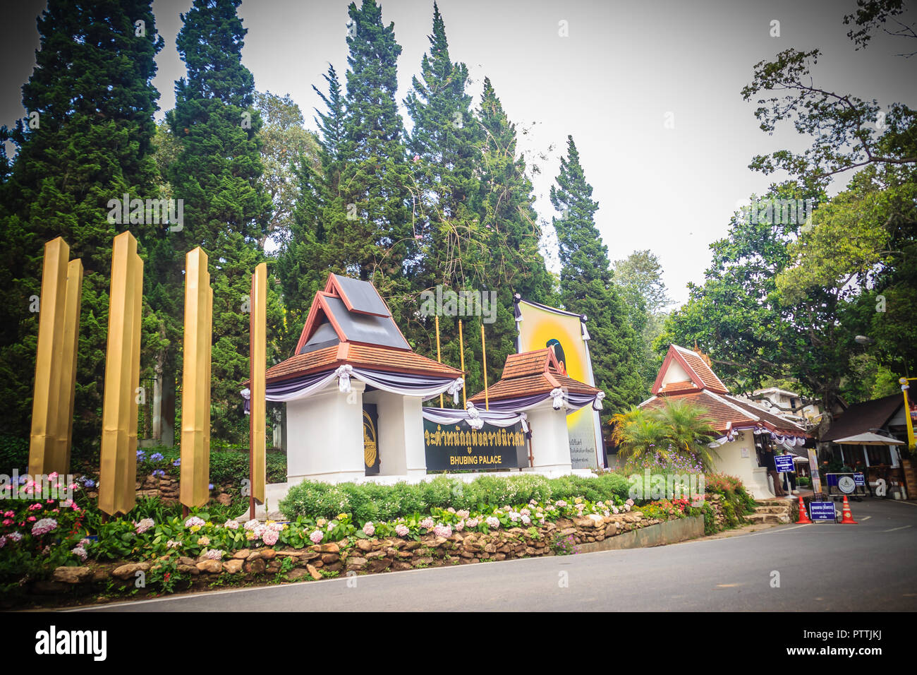chiang-mai-thailand-may-3-2017-bhubing-palace-entrance-the-royal
