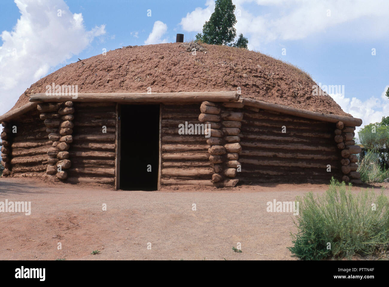 Navajo Hogan High Resolution Stock Photography and Images - Alamy