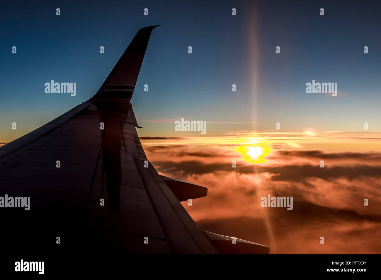 Clouds from airplane hi-res stock photography and images - Alamy