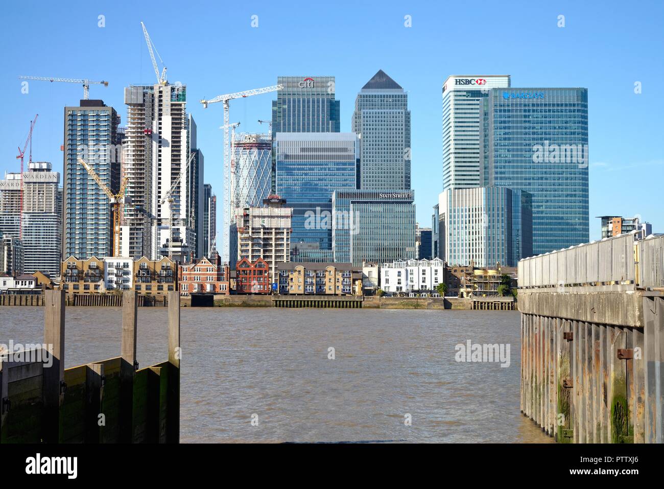 North quay canary wharf skyline hi-res stock photography and images - Alamy