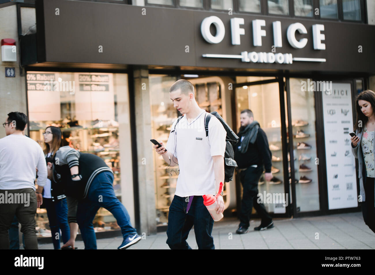 Nurnberg Coffee Shop High Resolution Stock Photography And Images Alamy