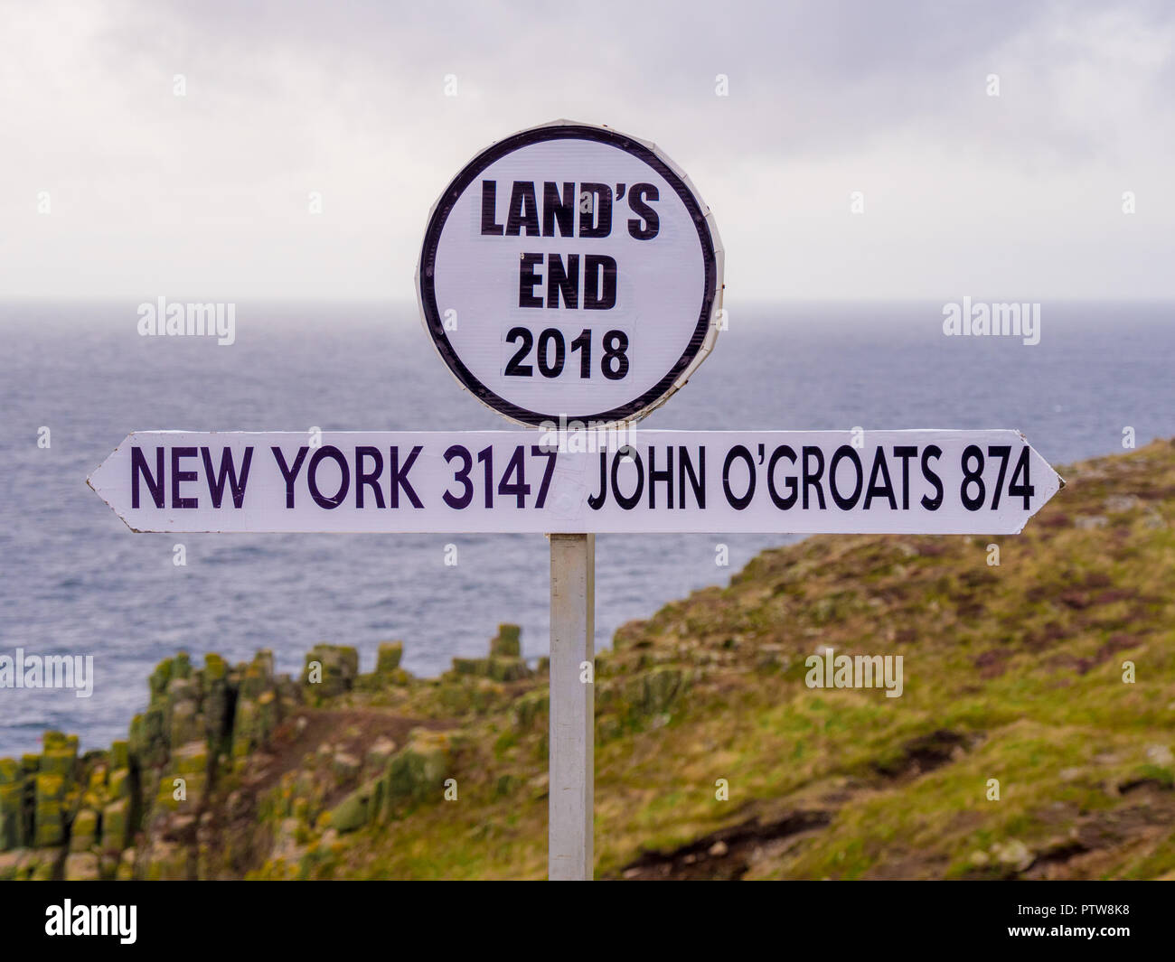 Lands end sign 2018 hi-res stock photography and images - Alamy