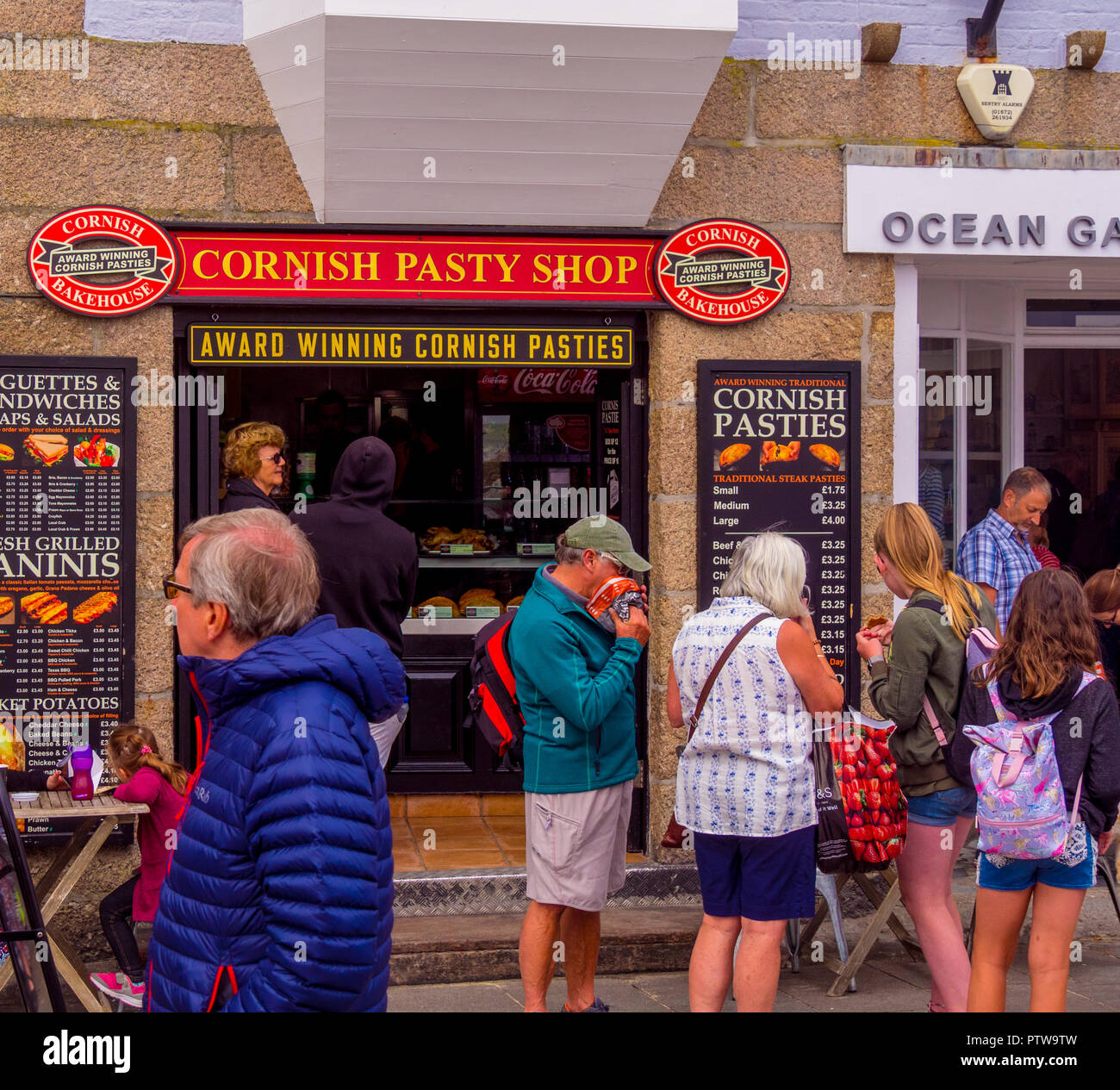 Cornish Pasty Shop High Resolution Stock Photography and Images Alamy