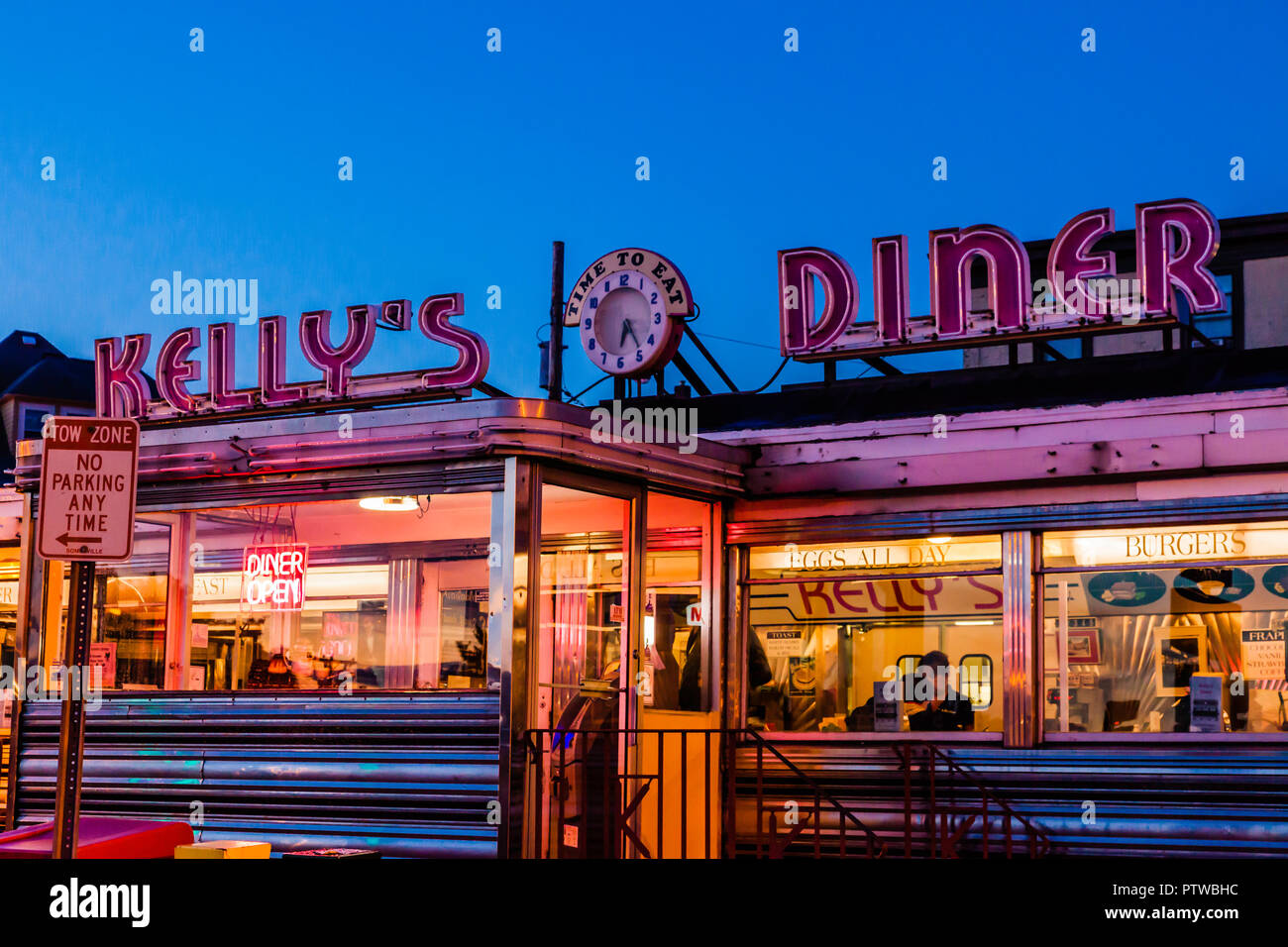 Restaurants near me open all night