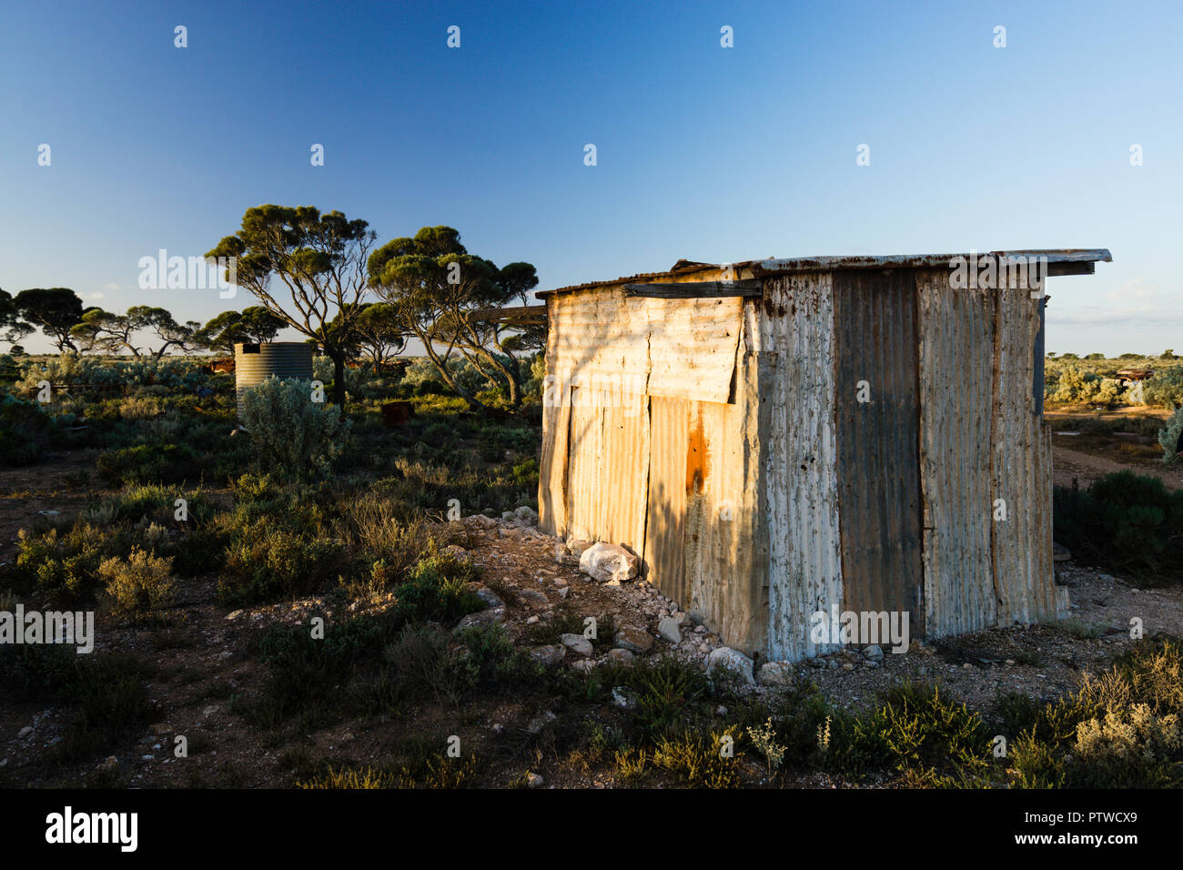 tin shed stock photos & tin shed stock images - alamy