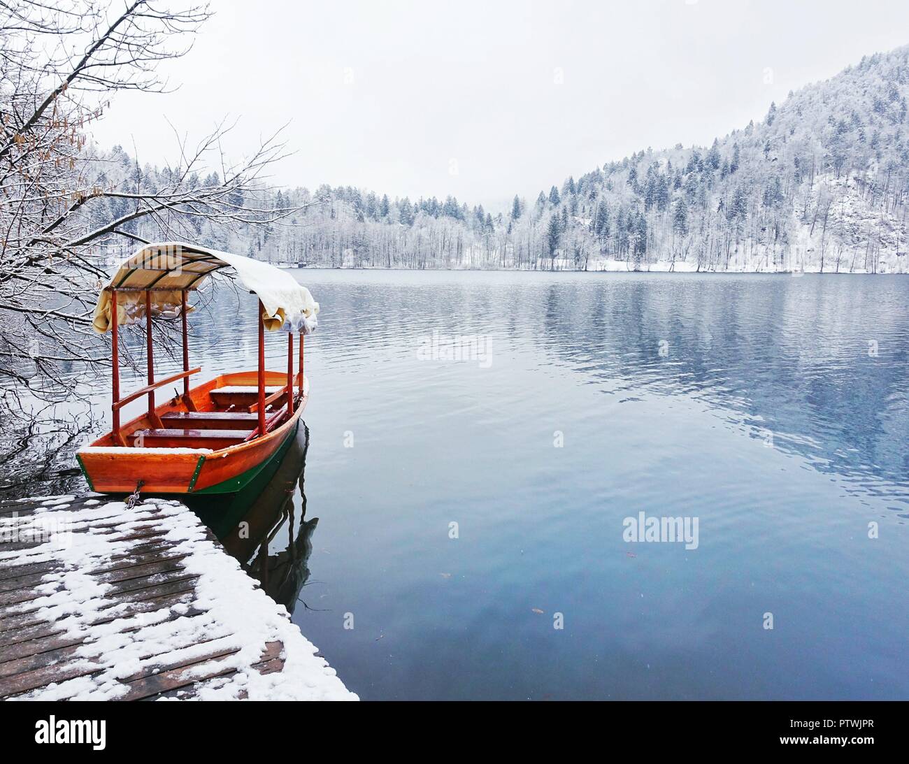 Lake Bled Slovenia In Winter Stock Photo Alamy
