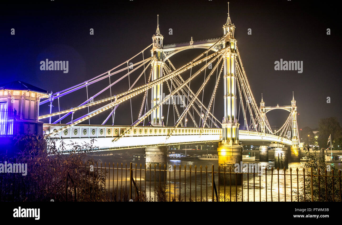 Albert bridge battersea park hires stock photography and images Alamy
