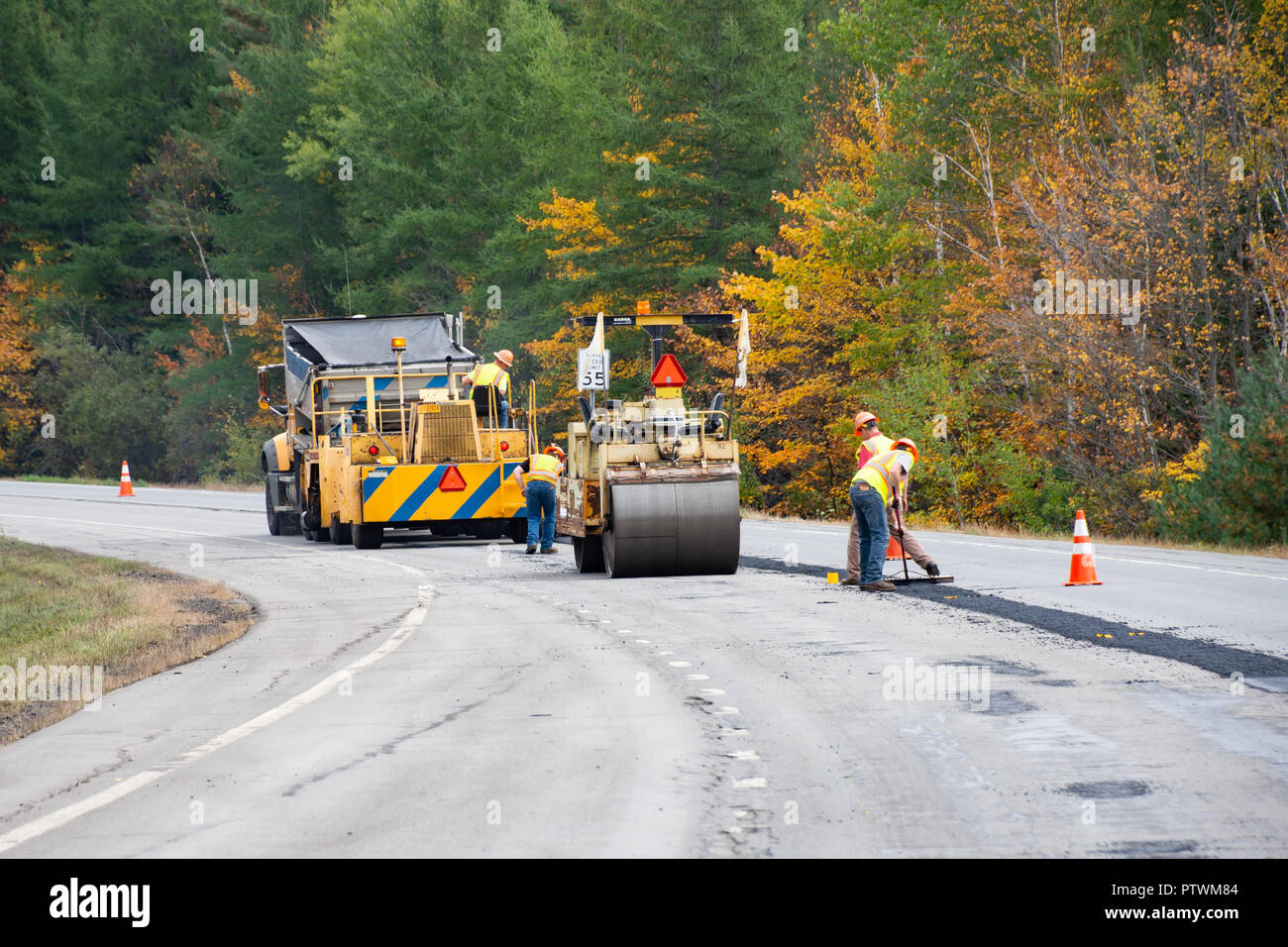 Highway maintenance truck hires stock photography and images Alamy