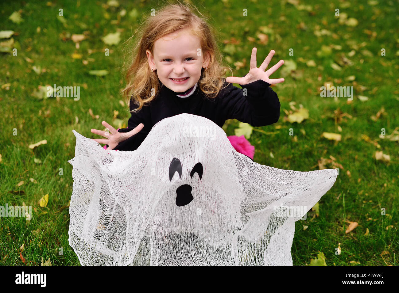 Portrait child in ghost hi-res stock photography and images - Alamy