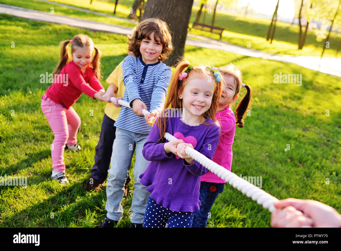 tug of war children's game