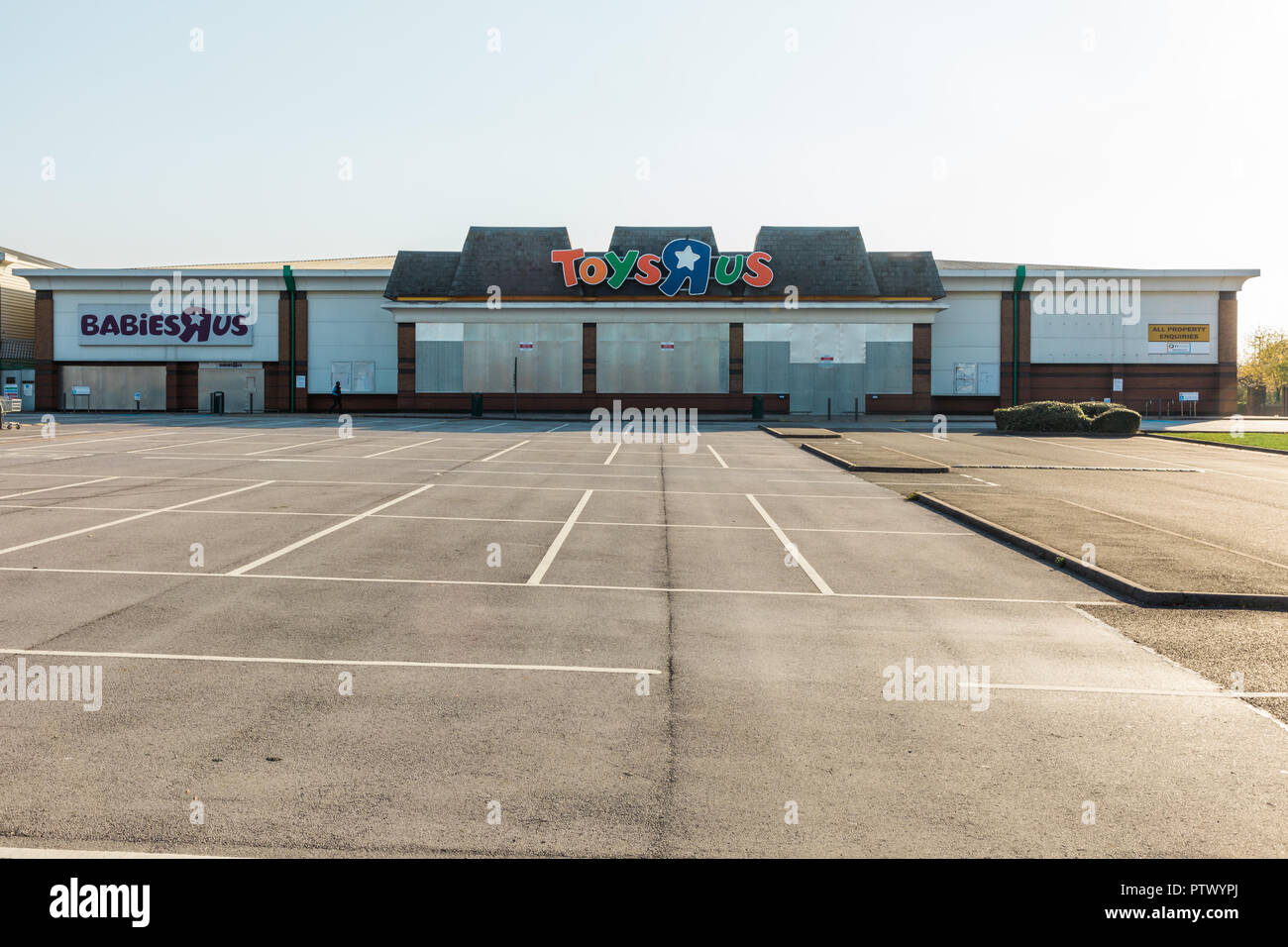 Big box store parking lot hi-res stock photography and images - Page 2 -  Alamy