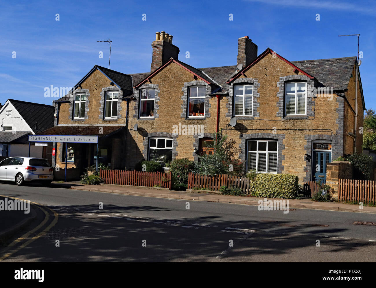 Chimneys english country manor hires stock photography and images Alamy