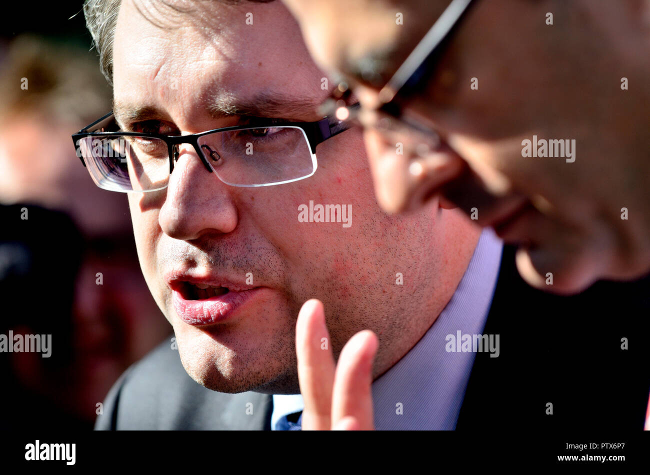 Eliot Higgins and Christo Grozev of Bellingcat online investigations, at a  press conference to discuss the identities of the Skripal poisoners, 9th Oc  Stock Photo - Alamy
